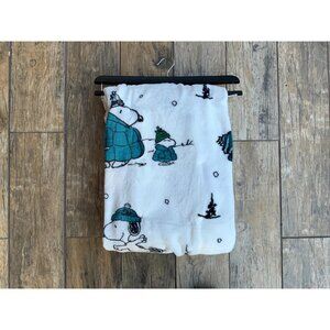 CHRISTMAS Peanuts “Snoopy Puffy Jacket” Soft Plush Throw Blanket Collection